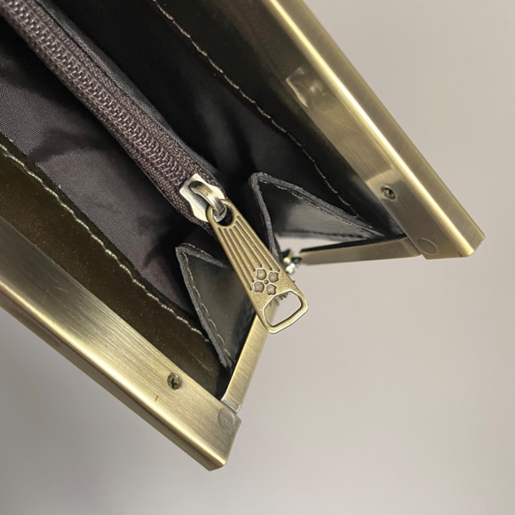 Patricia Nash Brown Floral Tooled Leather Paola Wallet - like new! - Picture 8 of 10